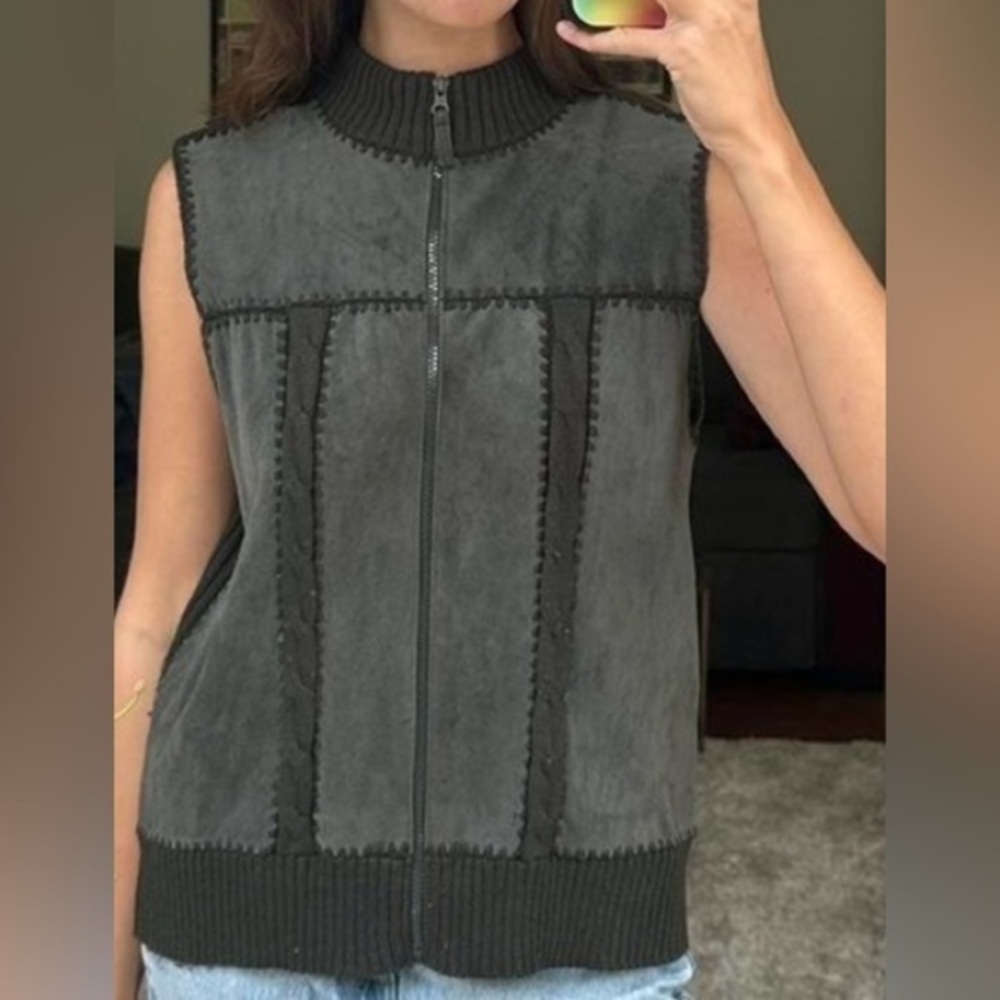 Kikit Leather Patch Sweater knit  Zip Up Mock Neck Black pocket black Vest